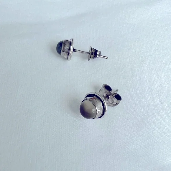 ❤️Sterling silver stud earrings - Picture 2 of 6